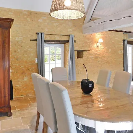 Le Domaine Du Cap La Roussie بيت للعطل